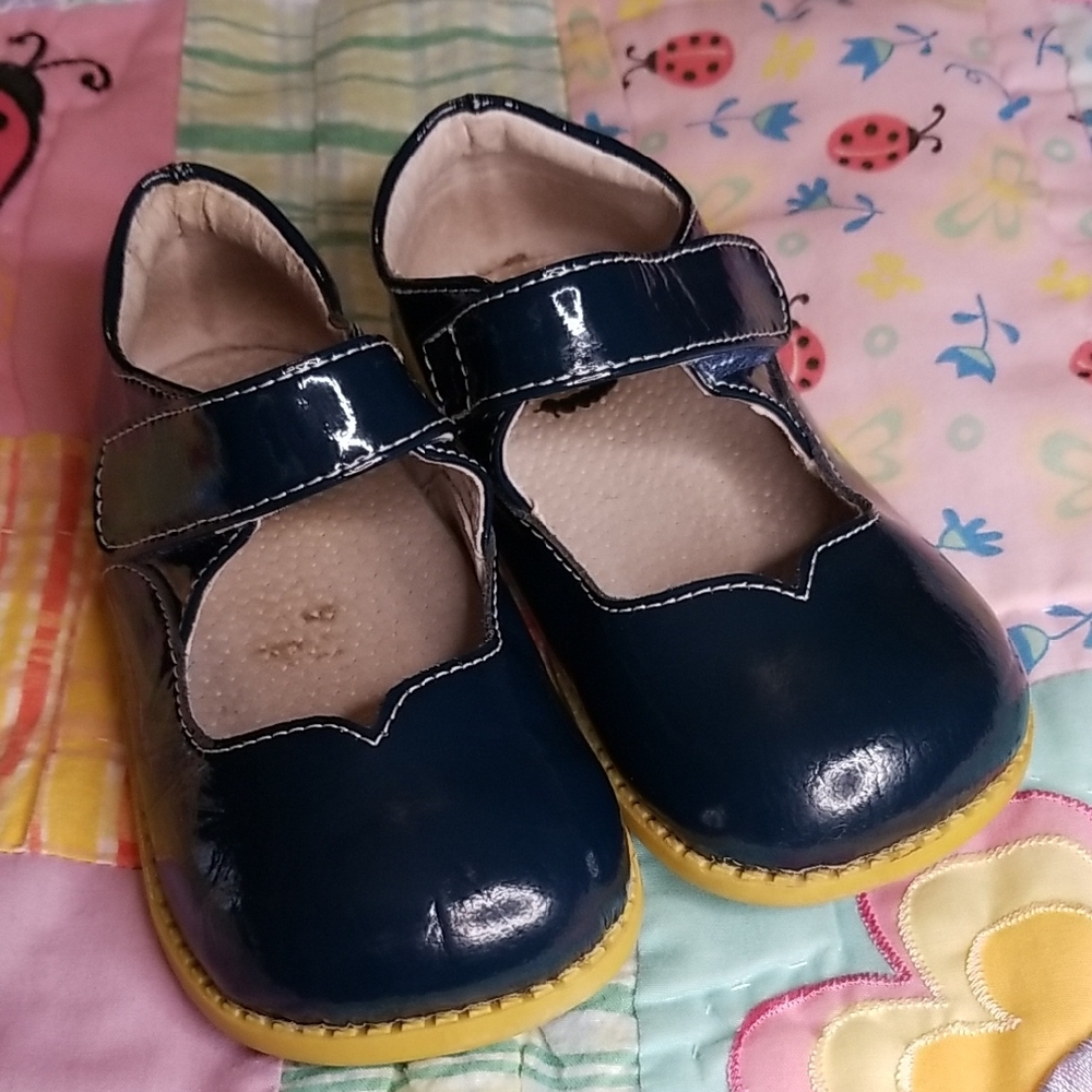 Livie & Luca Shiny Navy Patent Leather Mary Jane Shoes Size 9 Astrid